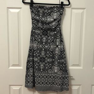 Dakini Strapless Yoga Dress in Black and White